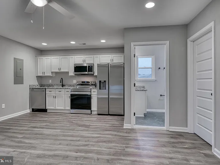 6722 Brentwood Ave #2 — Photo 8