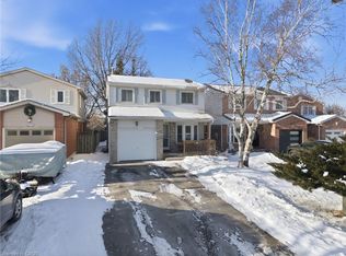 3137 Sandcliffe Ct, Burlington, ON L7M 3H1