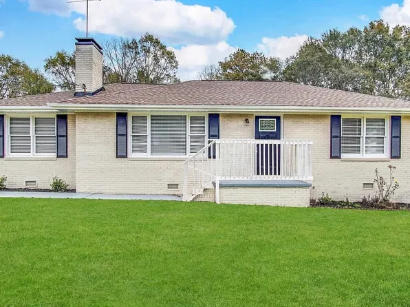 20 Maddox Rd, Locust Grove, GA 30248