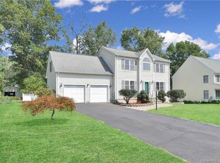 25 Mayfield Rd, Wethersfield, CT 06109