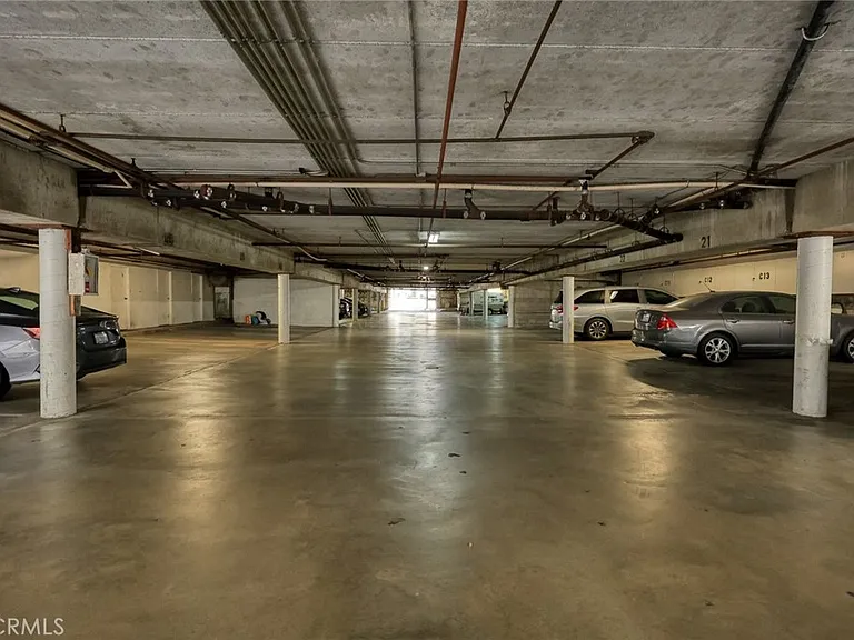333 Riverdale Dr #14 — Photo 2
