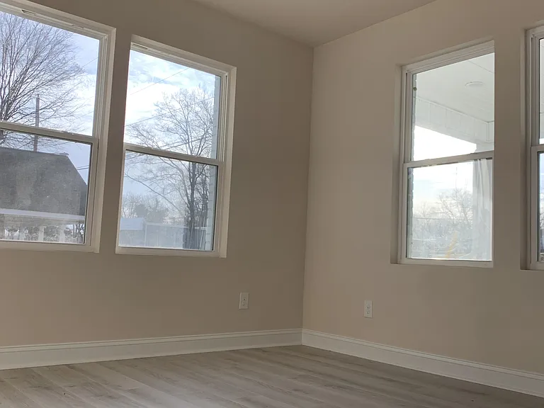 1020 Concord Ave — Photo 10