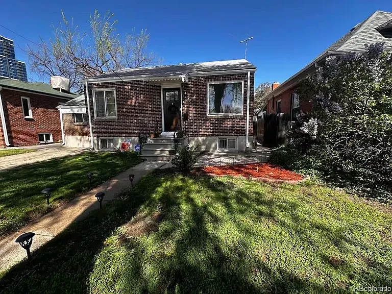 164 S Ogden St — Photo 27