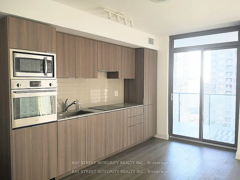11 Wellesley St W #1308 — Photo 3