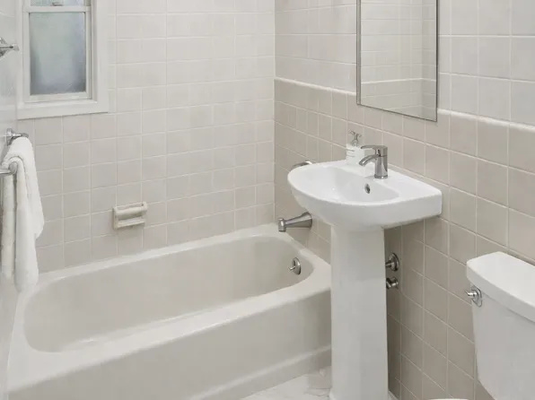 11 Metropolitan Oval APT 1A, Bronx, NY 10462