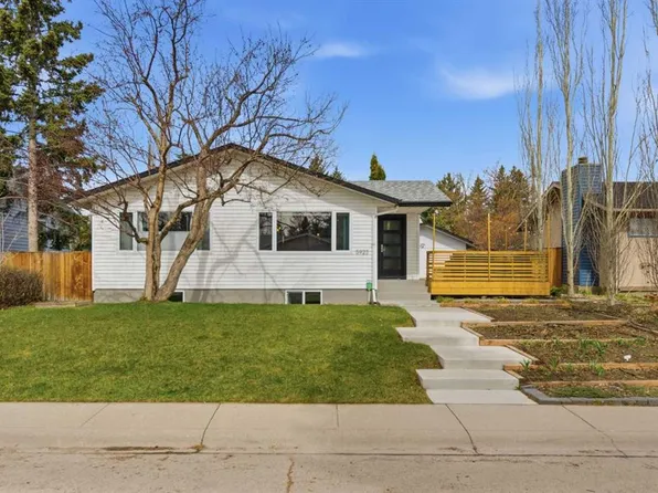 5923 E Londonderry Cres SW, Calgary, AB T3E 5X7