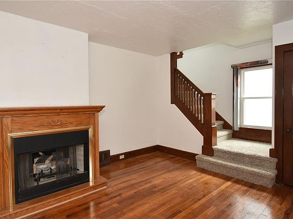 5th image of 1089 E 176th St