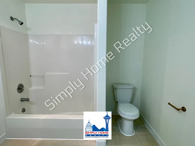 3 bed, 2.0 bath, 1234 sqft, $2,650 — Photo 8