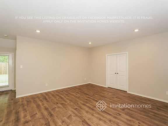 2nd image of 1532 Woodlake Dr