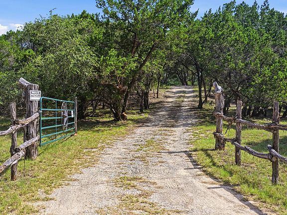 4th image of 800 Woodcreek Ranch RD