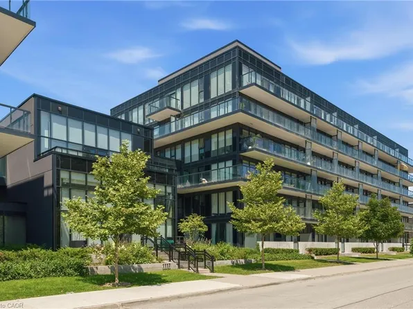 1119 Cooke Blvd #B323, Burlington, ON L7T 4A8