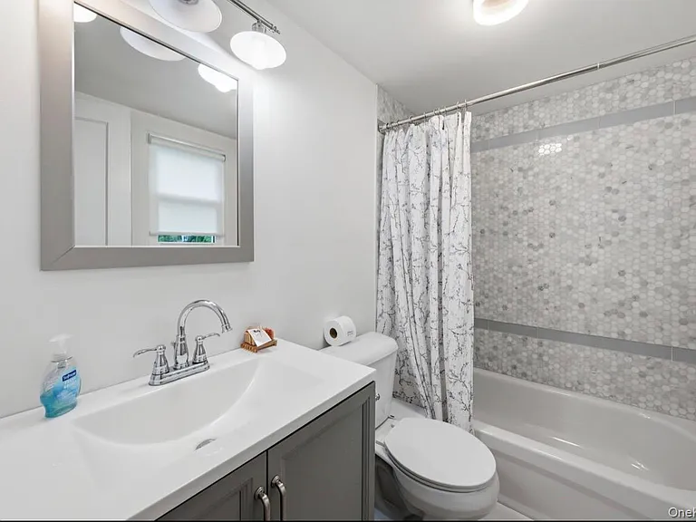 8 Rosewood Ave — Photo 19