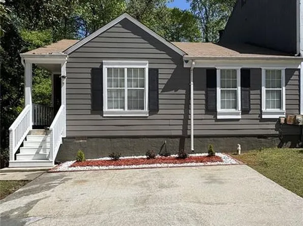 2080 Charter Ln, Lithonia, GA 30058