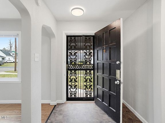 4th image of 724 Brookley Blvd