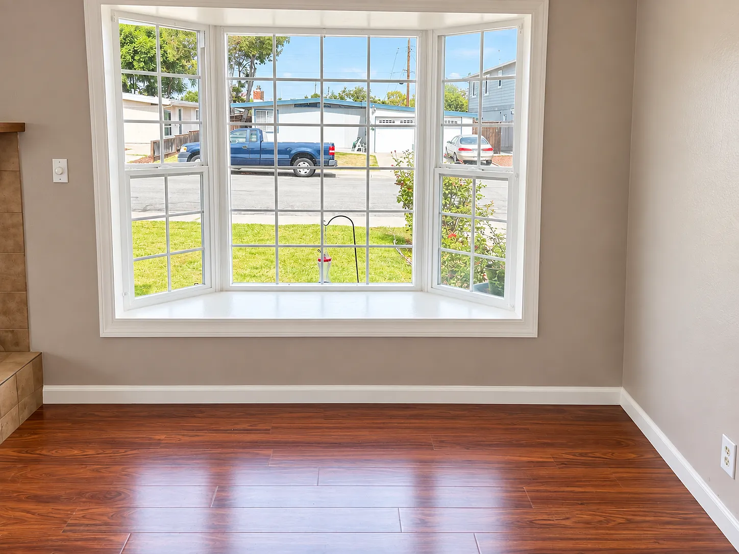 3 bed, 1166 sqft, $5,295 — Photo 4