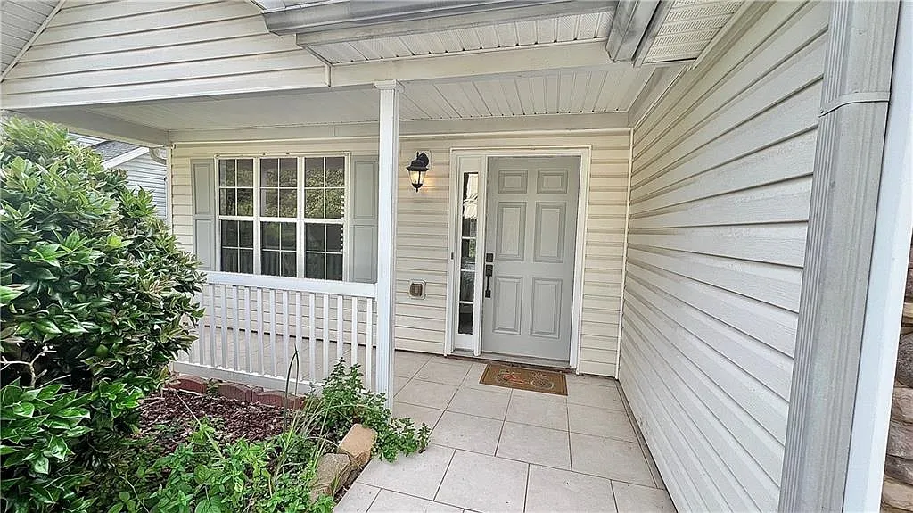 4 bed, 2.0 bath, 1722 sqft, $2,200 — Photo 4