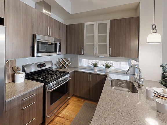 5th image of 2130 Glenarm Pl
