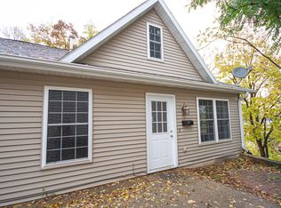 659 W 8th St, Dubuque, IA 52001