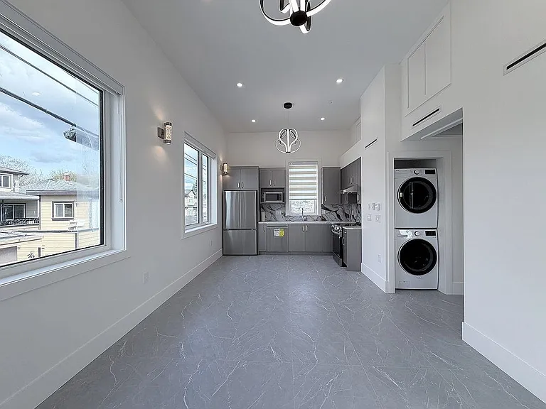 10XX E 62nd Ave — Photo 13