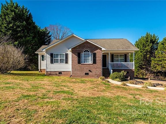 2nd image of 221 Taylor Cir