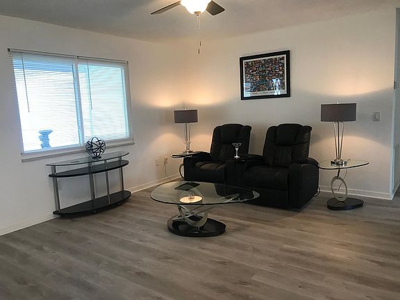 4th image of 1122 Del Toro Dr #A