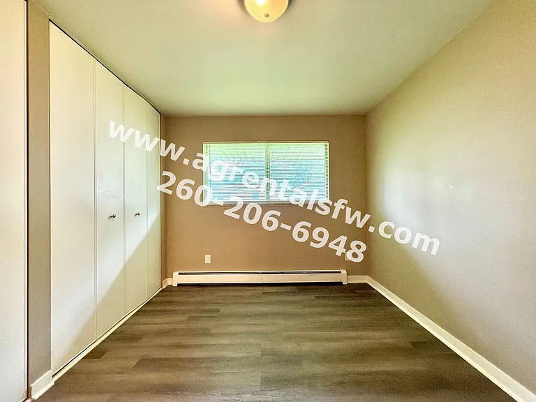 901-931 West Brookwood Court — Photo 17