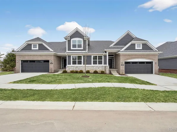 1472 Turner Dr #4, Commerce Township, MI 48390
