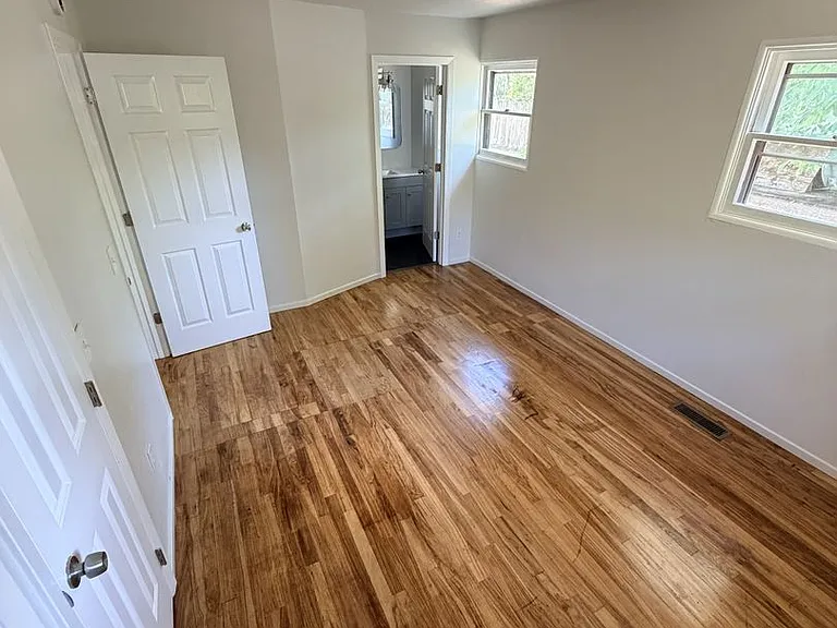 2518 Borst Ave — Photo 8