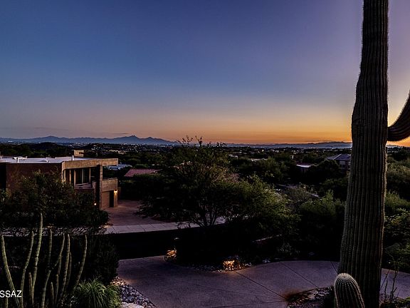 3rd image of 6424 N Desert Wind Cir