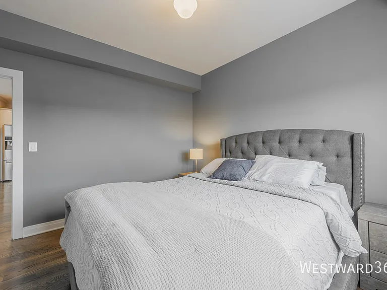 2033 W Superior St #4W — Photo 22