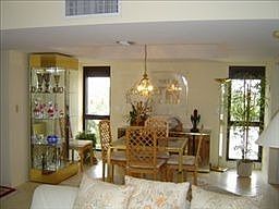 4th image of 4551 Gulf Shore Blvd N APT 506