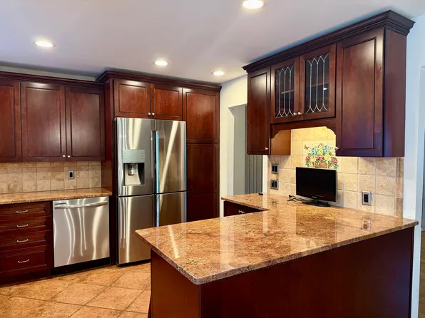 (undisclosed Address), Babylon, NY 11702