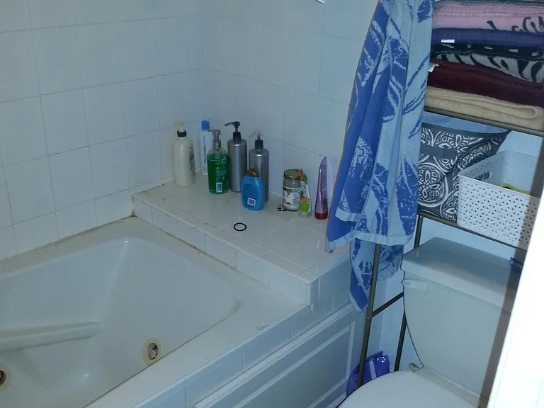 1ST FLOOR BATH