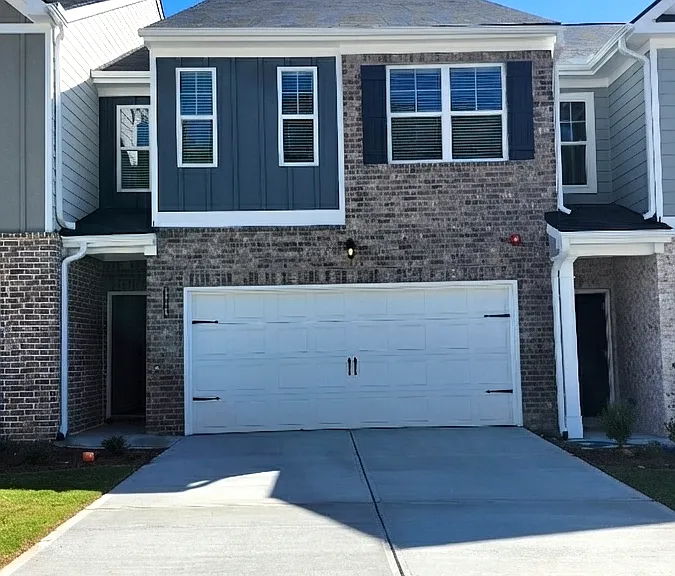 434 Lanier Cir — Photo 1
