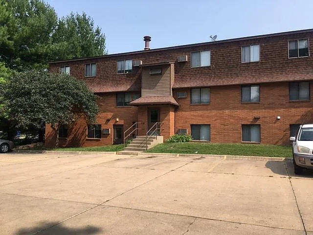 1447 Aber Ave #4 — Photo 3