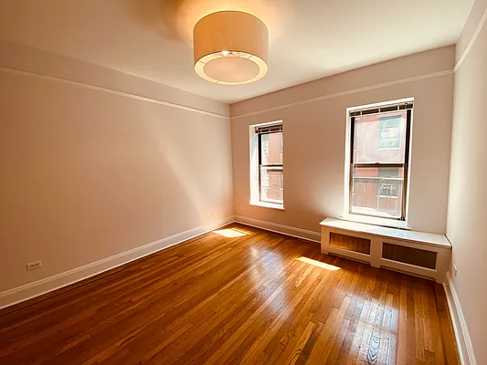Rented by Metropolis Real Estate of Manhattan | media 7