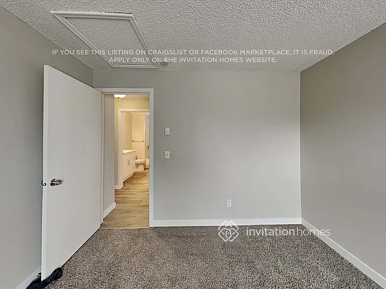 18339 E Iowa Dr — Photo 15