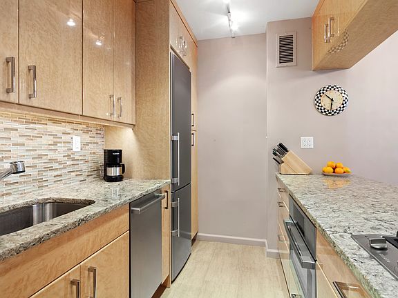 4th image of 10 W 66th St APT 23J