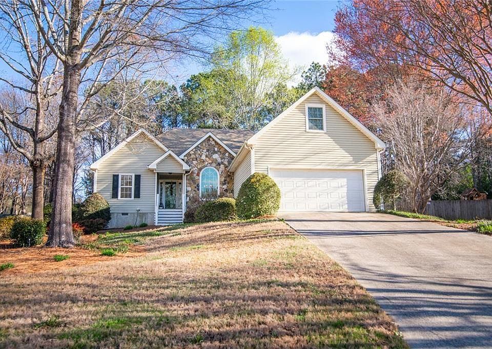1st image of 1585 Snow Hill Dr
