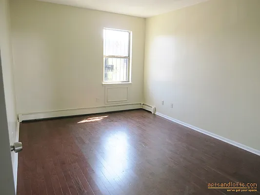 Rented by aptsandlofts.com | media 16