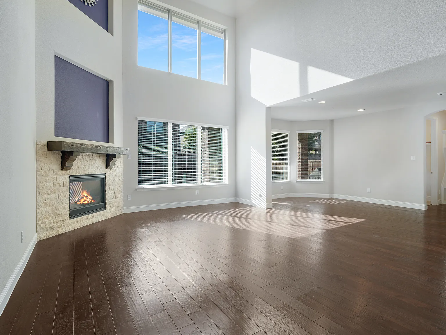 4 bed, 3823 sqft, $4,200 — Photo 4
