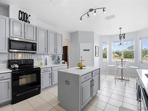 4th image of 4215 Maplehurst Way