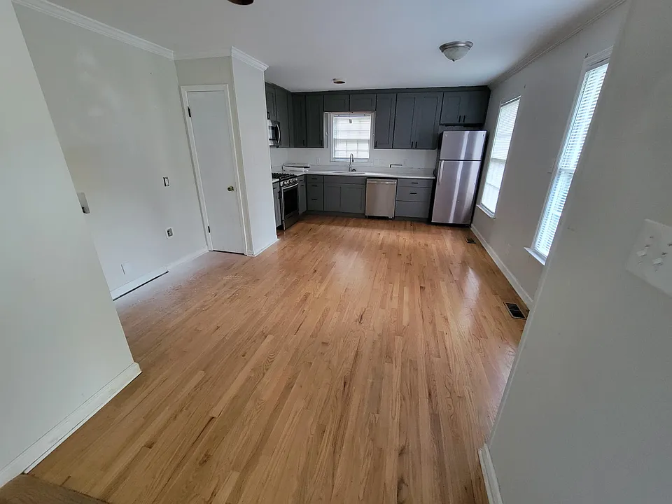 3293 Ridge Ave