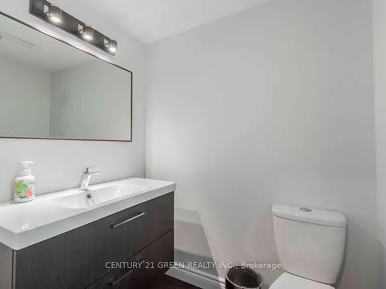 415 Aztec Dr #UPPER — Photo 8