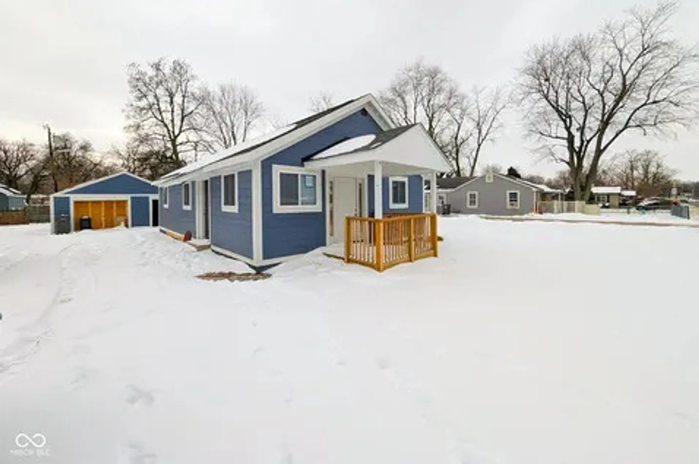 This newly updated single-family home in Indianapolis, IN. This two-bedroom, one-bath residence o... — Photo 1