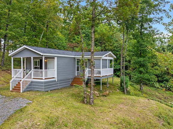 2nd image of 725 Ridge Crest Lane