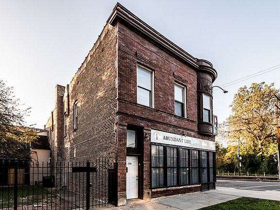 2nd image of 2817 E 77th St #2176392