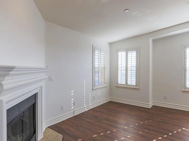 415 N Cedros N — Photo 41