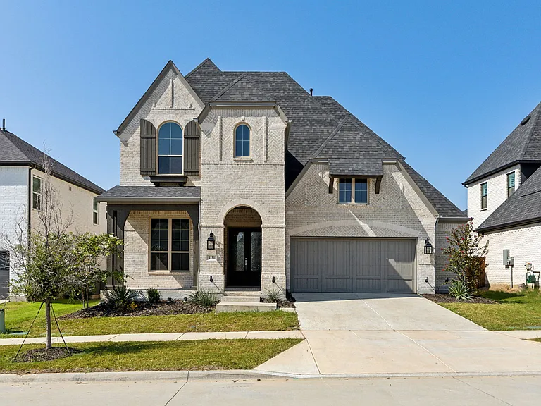 4131 Sandhills Ln — Photo 2