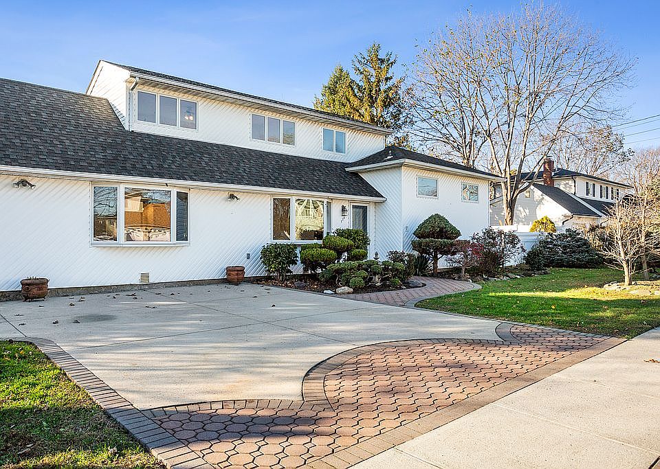 1st image of 720 Pease Ln